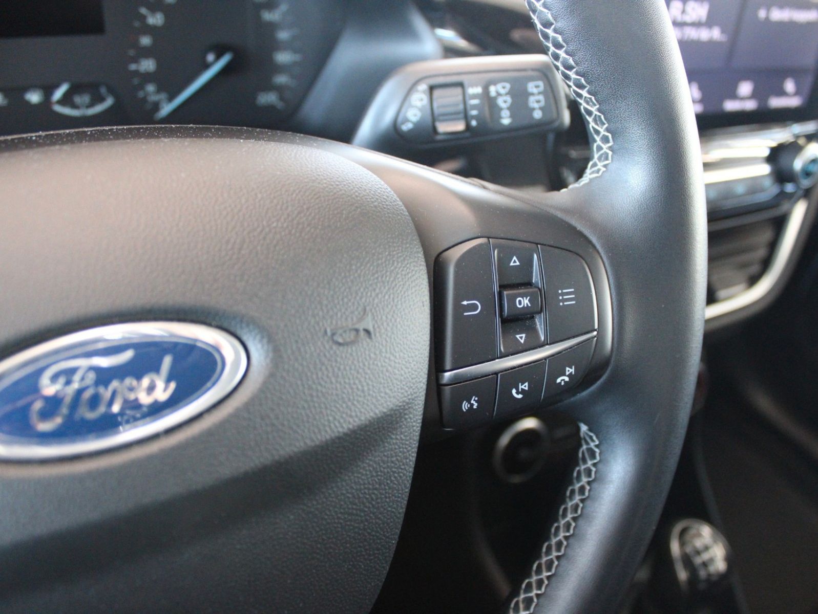 Fahrzeugabbildung Ford Fiesta Trend KLIMA LED WinterPaket PDC 1.Hand