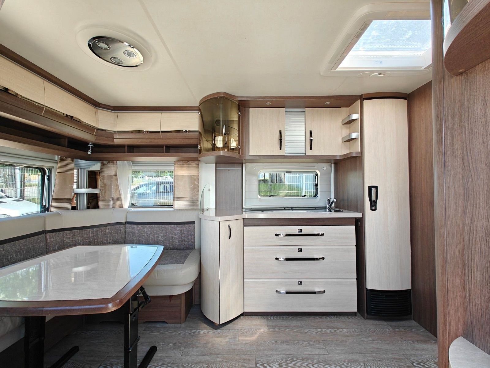 Fahrzeugabbildung Hobby Prestige 720 UKFe - Mover XT4, Isabella Vorzelt