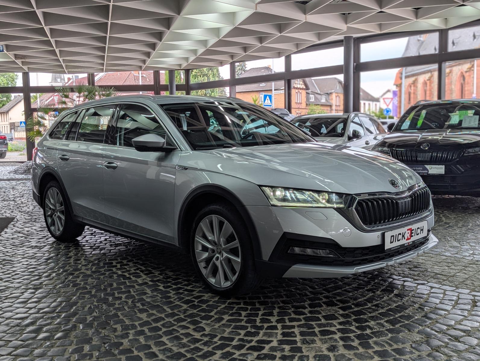 Skoda Octavia Scout 4x4 HUD AMBI ACC LED HOLZDEKOR VIR