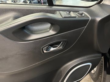 Opel Vivaro*TÜV 0828*9-SITZER*STHZ*TEMPO*AHK*PDC*