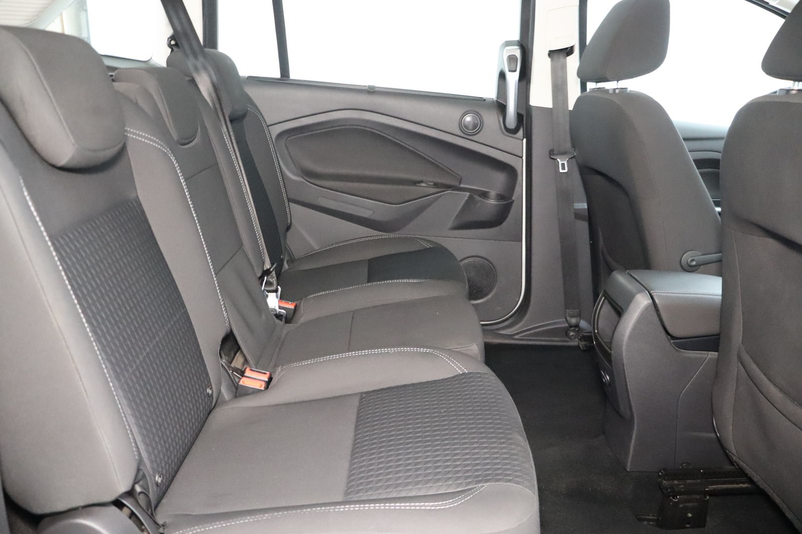 Fahrzeugabbildung Ford Grand C-Max 1.0 Cool & Connect * Navi * SHZ HU/A