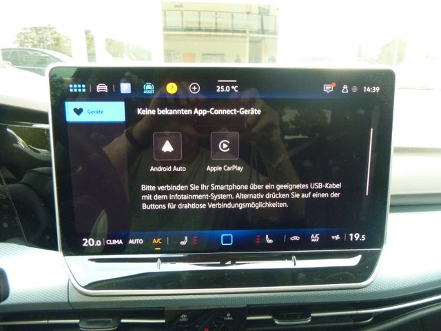 Fahrzeugabbildung Volkswagen Golf VIII 1.5 eTSI Goal >AUT/KAM/NAVI/LED<
