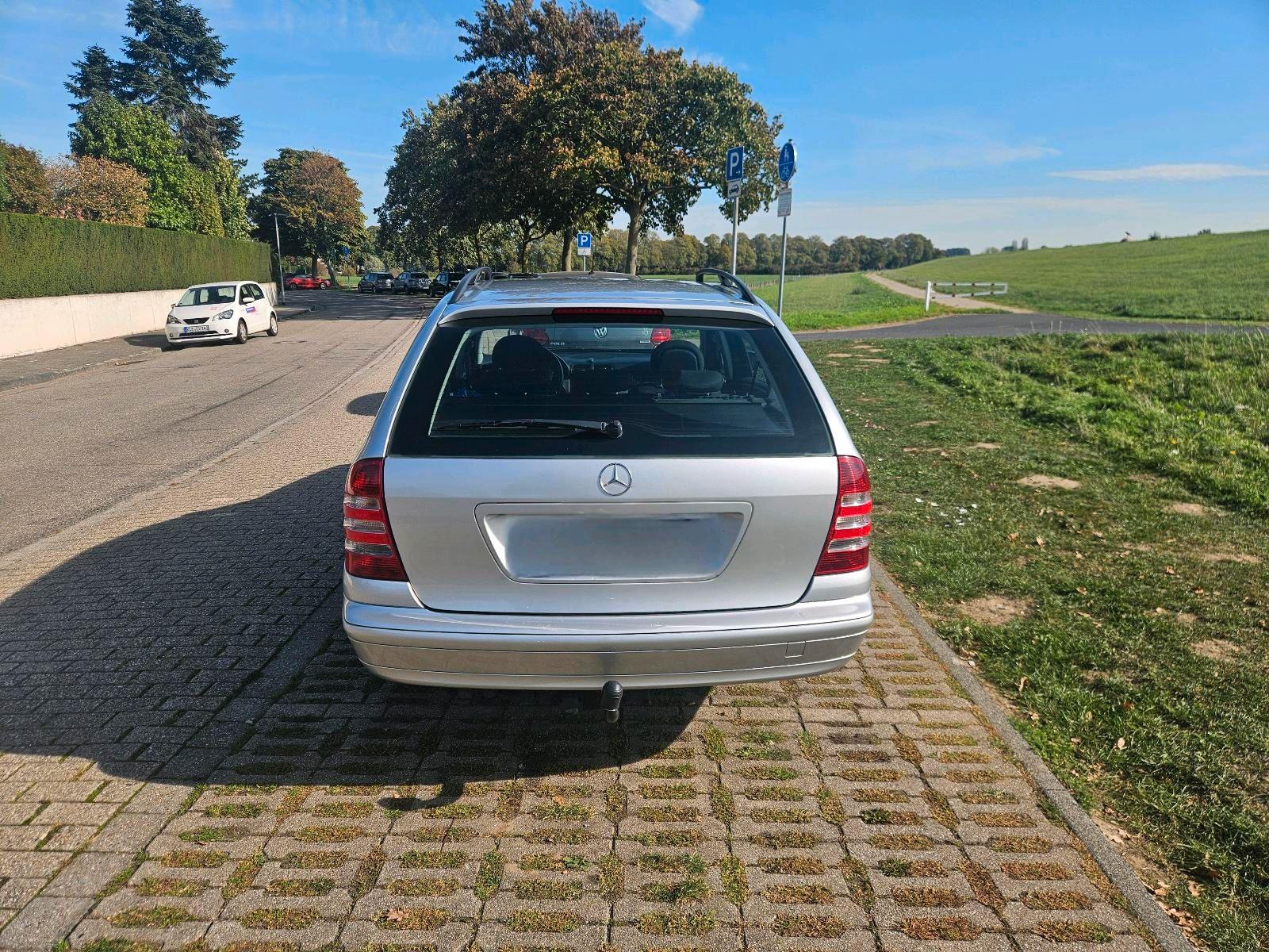 Mercedes-Benz C180 2004 — engine 143 HP (105kW)