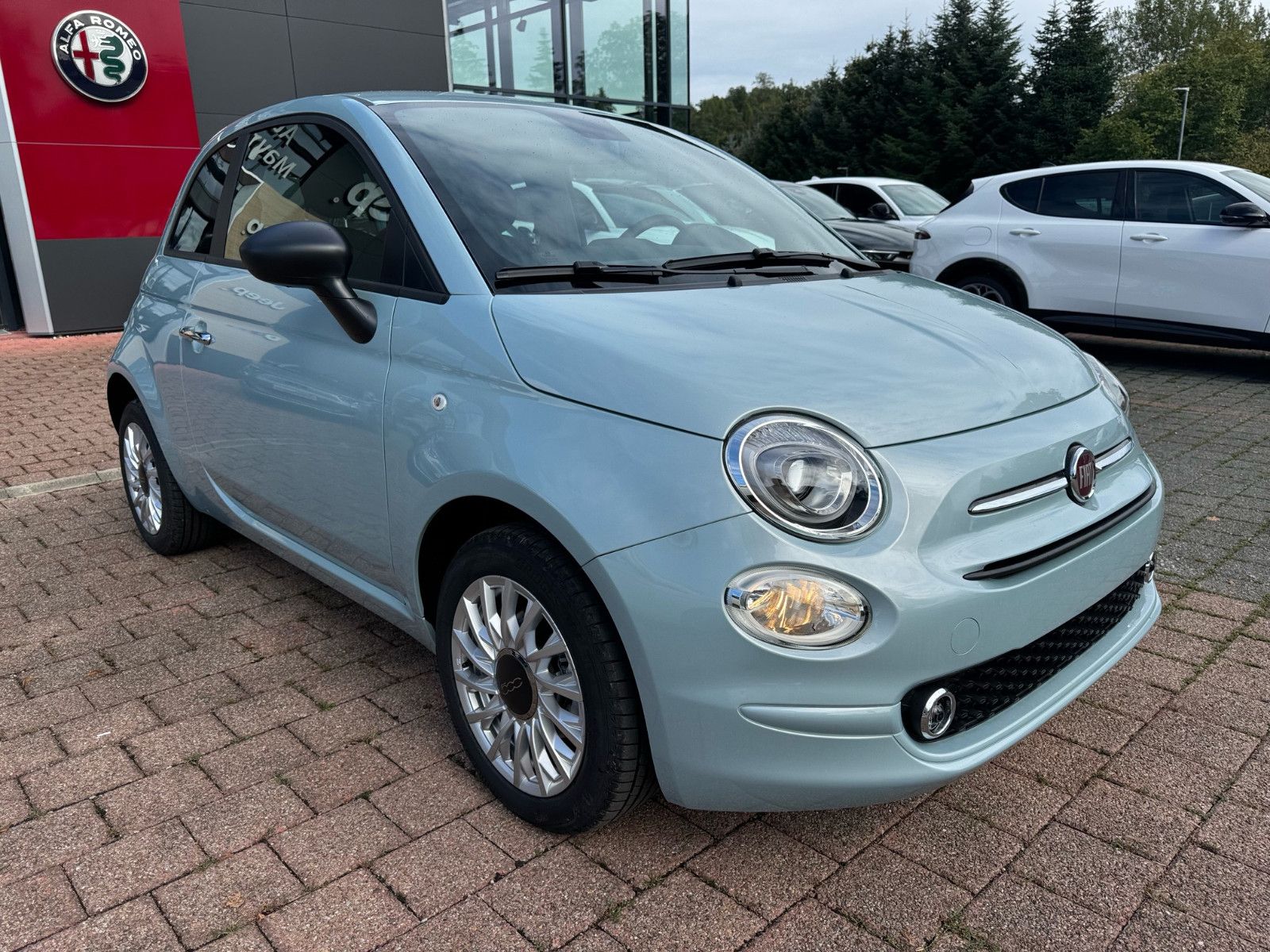 Fahrzeugabbildung Fiat 500 Hybrid