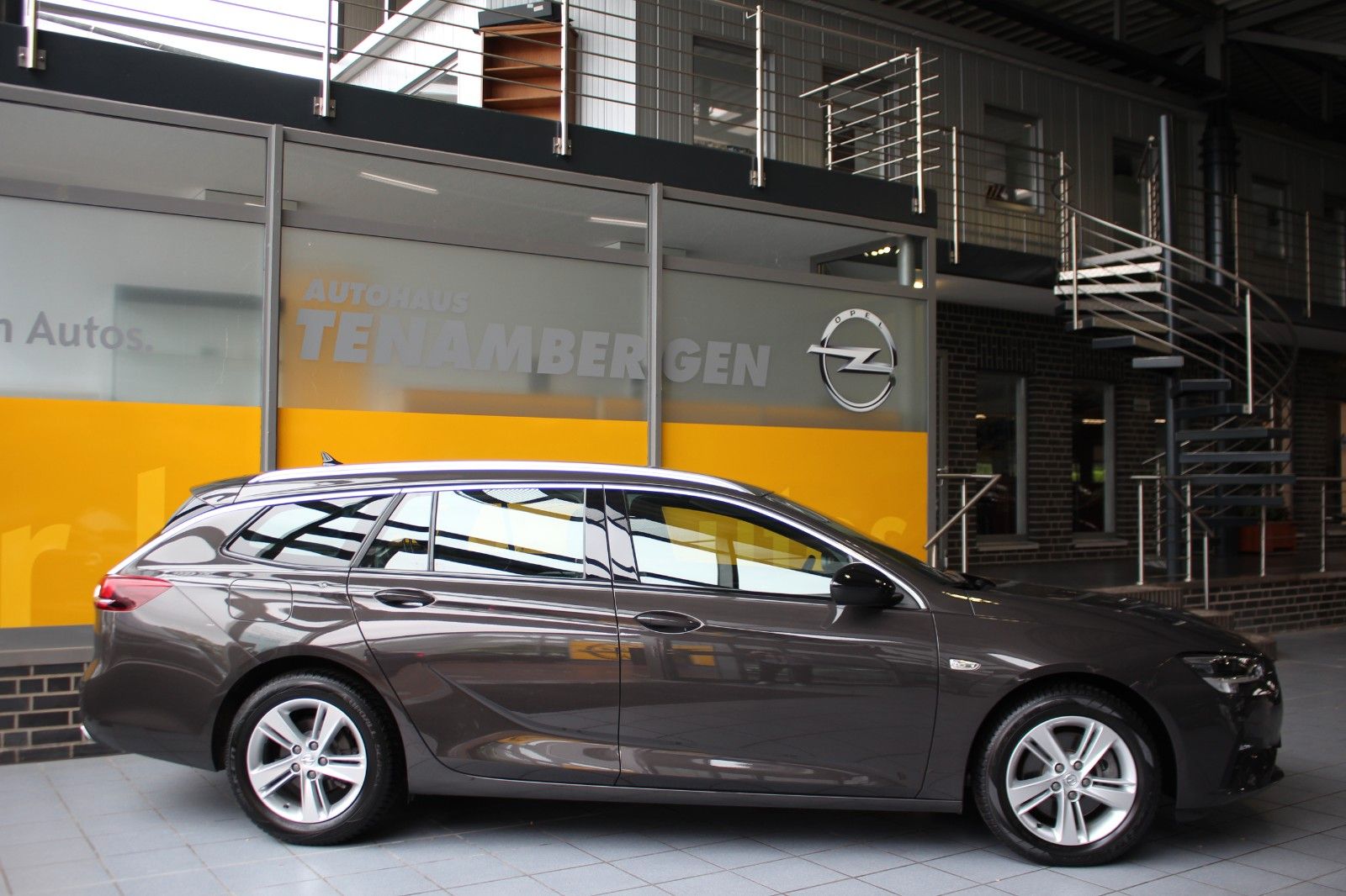 Opel Insignia B Navi SHZ Elegance IntelliLux LED imagem 3