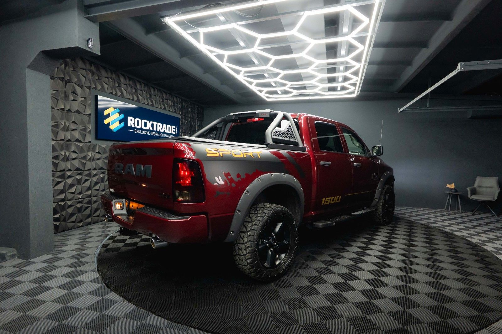 Fahrzeugabbildung Dodge RAM 5.7 V8 HEMI 4x4 OFFROAD Night-Paket *LED*AHK