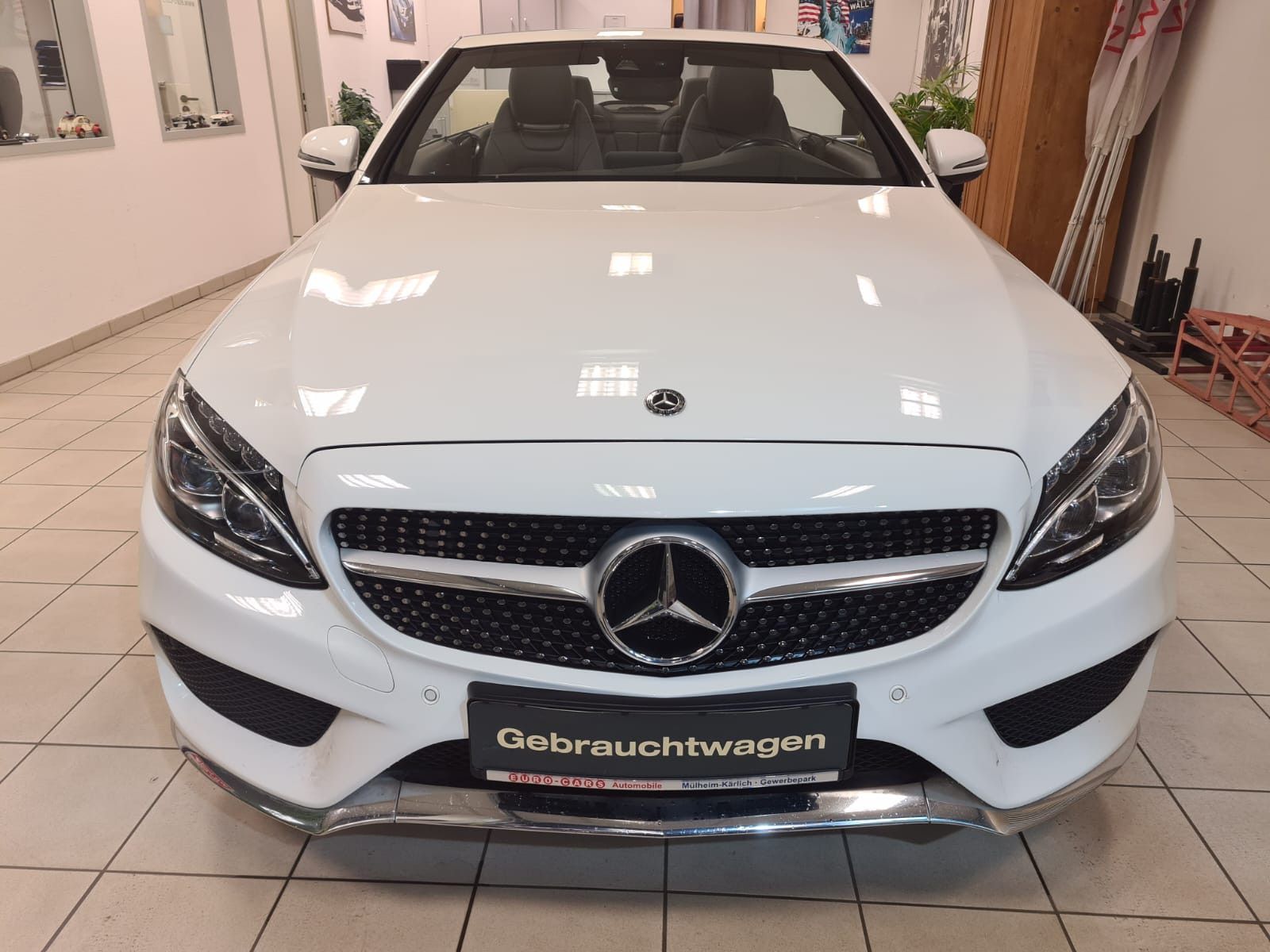 Fahrzeugabbildung Mercedes-Benz C 250 Cabrio / LED / NAVI / AMG-Line /SCHECKHEFT