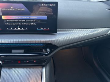 BMW i4 xDrive40 M Sportpaket HiFi DAB LED RFK Shz