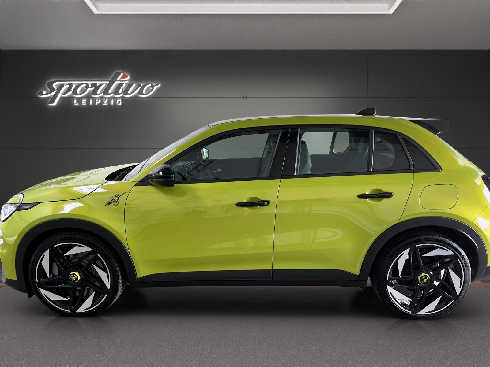 Abarth 600 e Turismo *Navi* *PDC* *Carplay* *LED* imagem 3