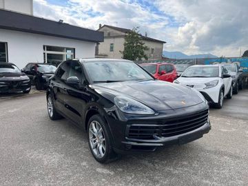 Porsche Cayenne - 3
