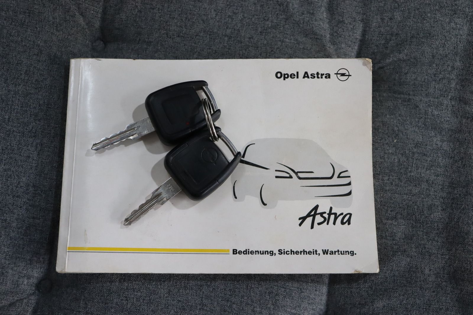 Fahrzeugabbildung Opel Astra 1.6 * AHK * Klima * HU/AU 02.2026