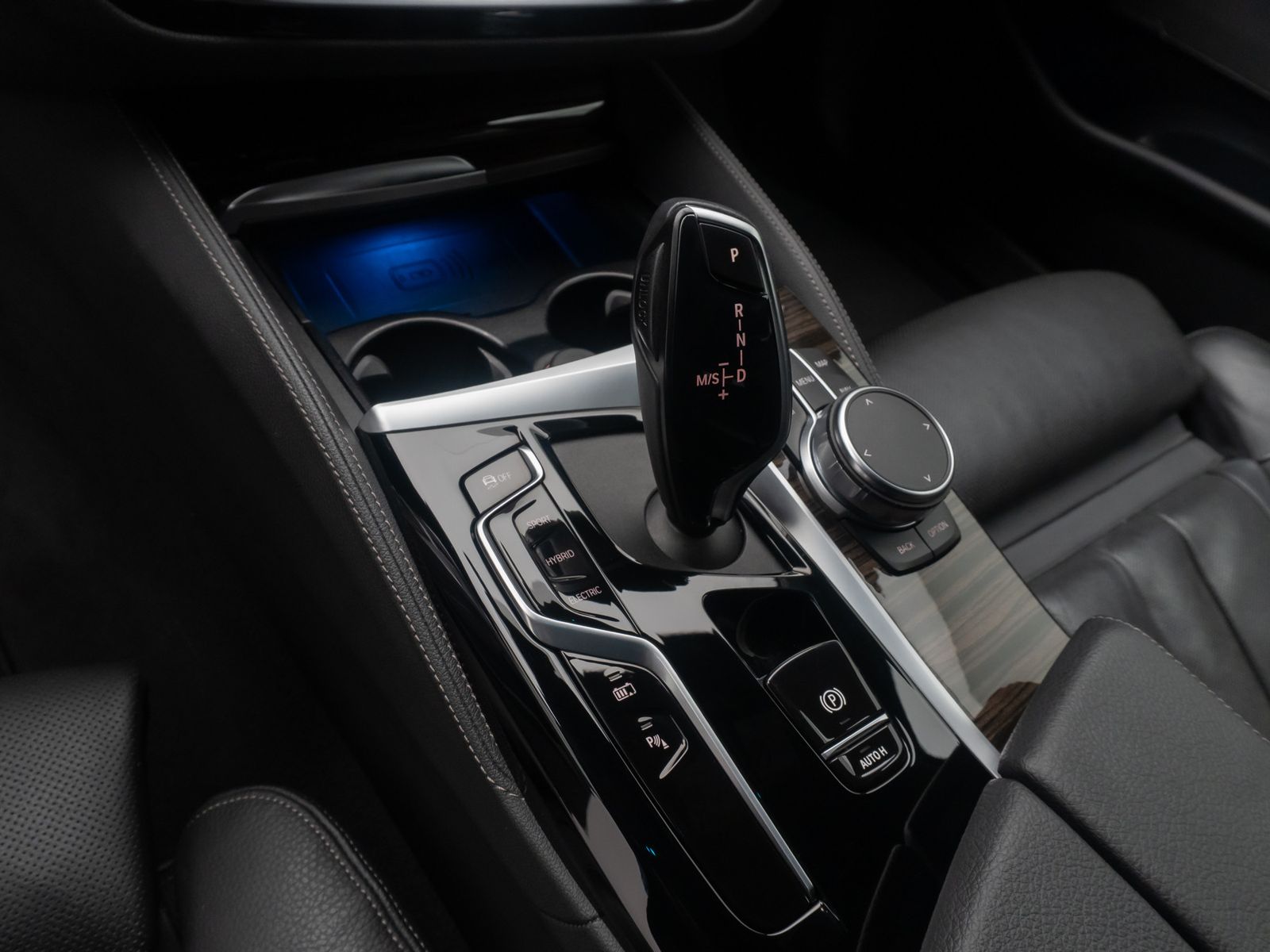 Fahrzeugabbildung BMW 530e Luxury Line HUD H/K DAB Laser Belüftung