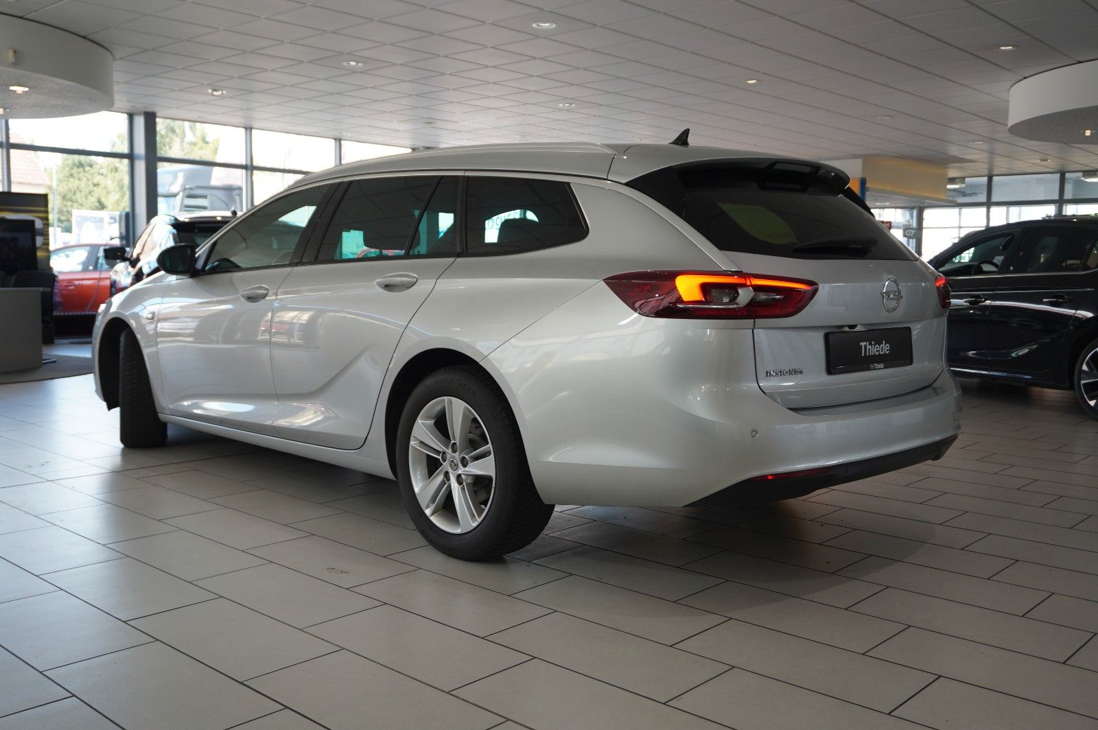 Fahrzeugabbildung Opel Insignia B ST 1.5D ELEGANCE NAVI/LED/KAMERA/DAB+