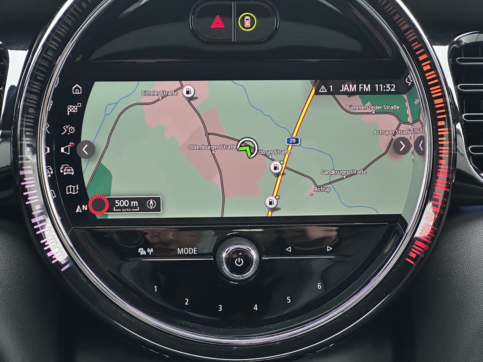 Fahrzeugabbildung MINI Cooper S Classic Trim NAV+LED+PANO+KAMERA+HEADUP