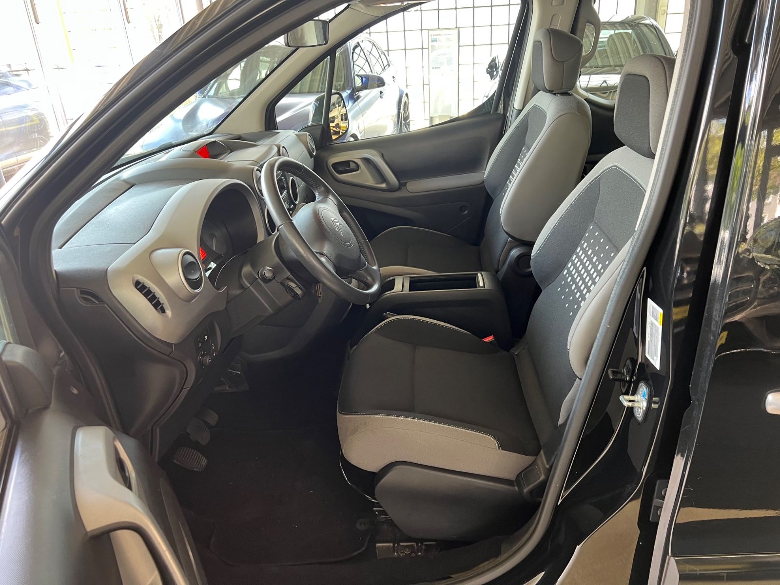Fahrzeugabbildung Citroën Berlingo 1.6 Kombi Selection