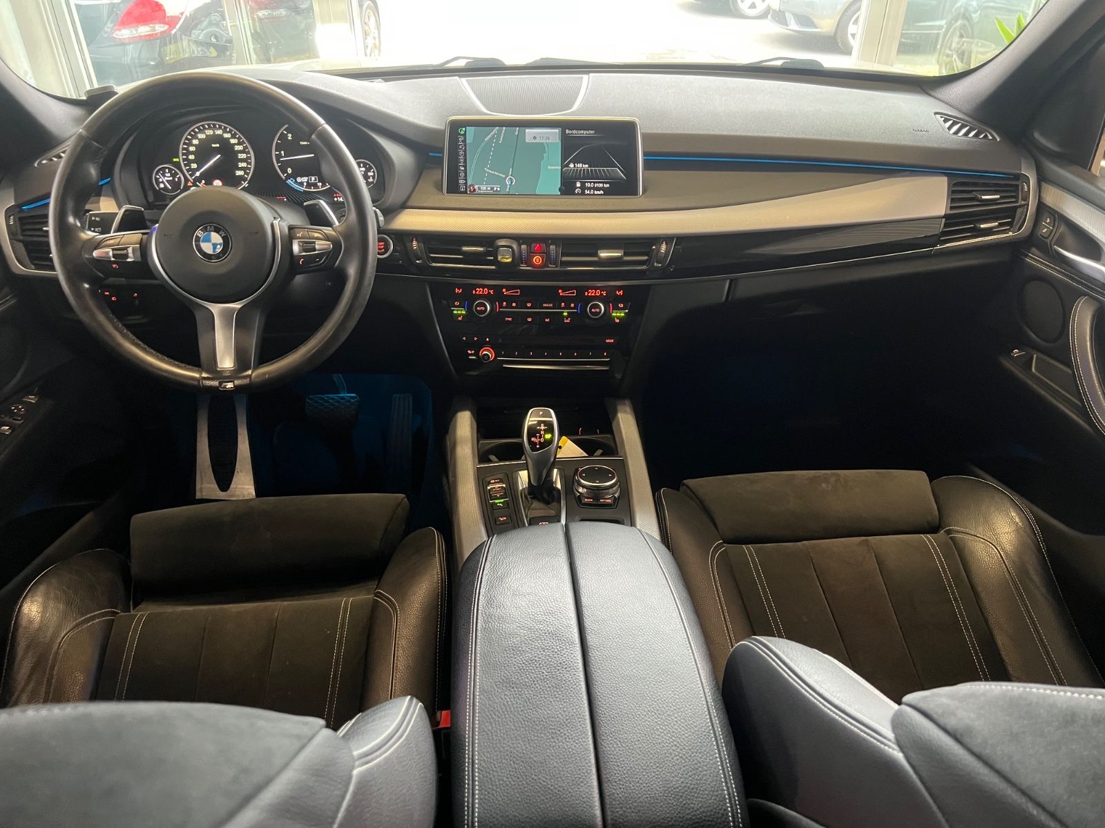 Fahrzeugabbildung BMW X5 xDrive 30 d M Sport Paket