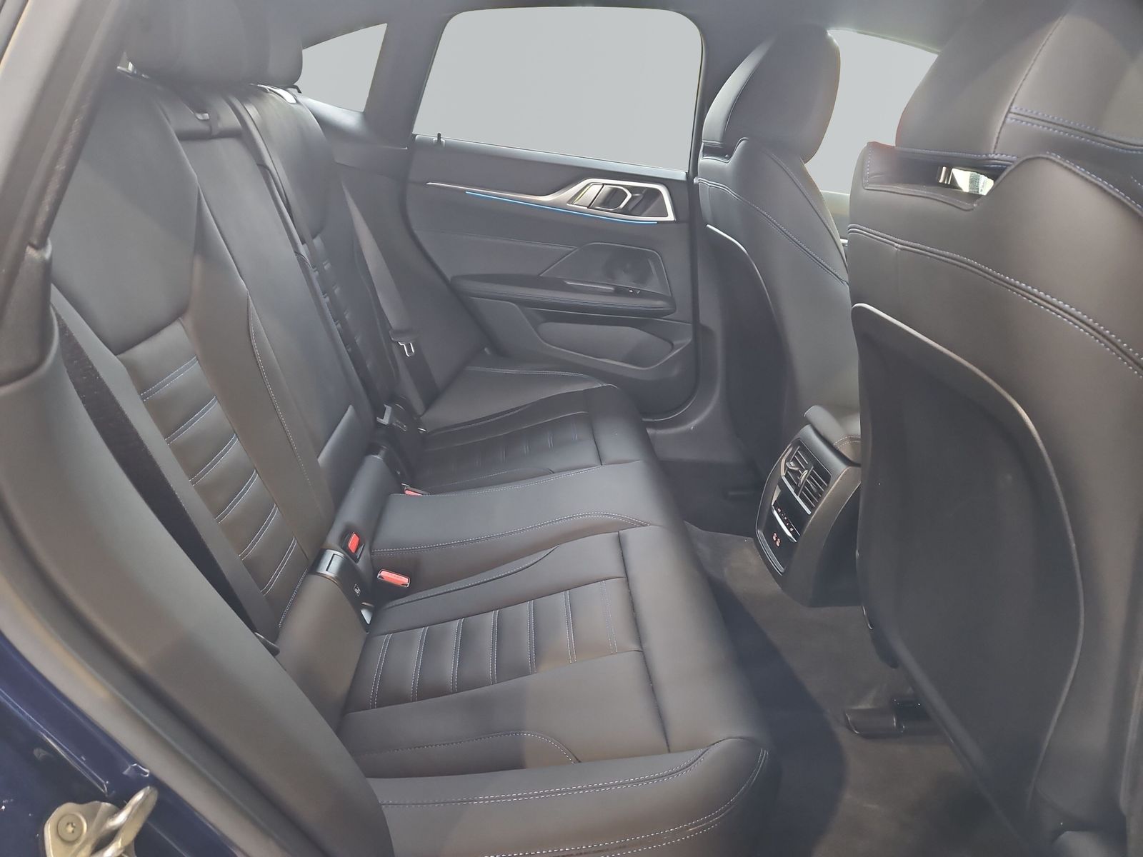 BMW i4 - Bild 10