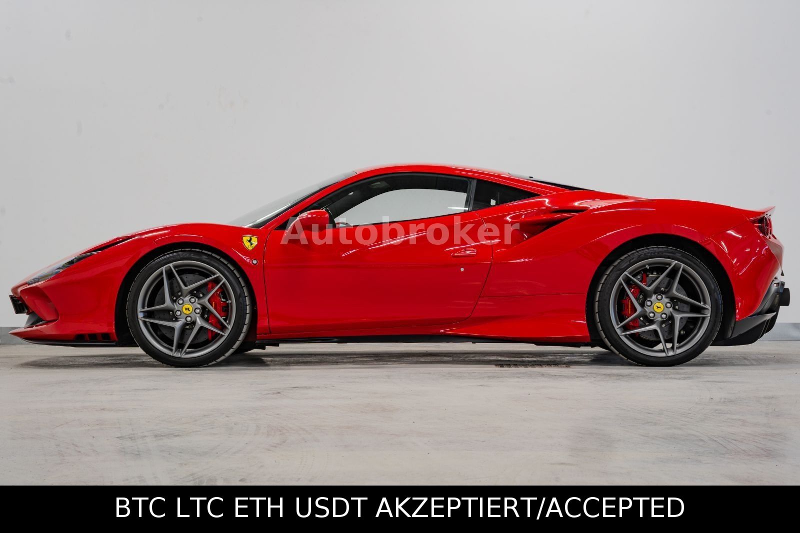 Ferrari F8 – pogled 6