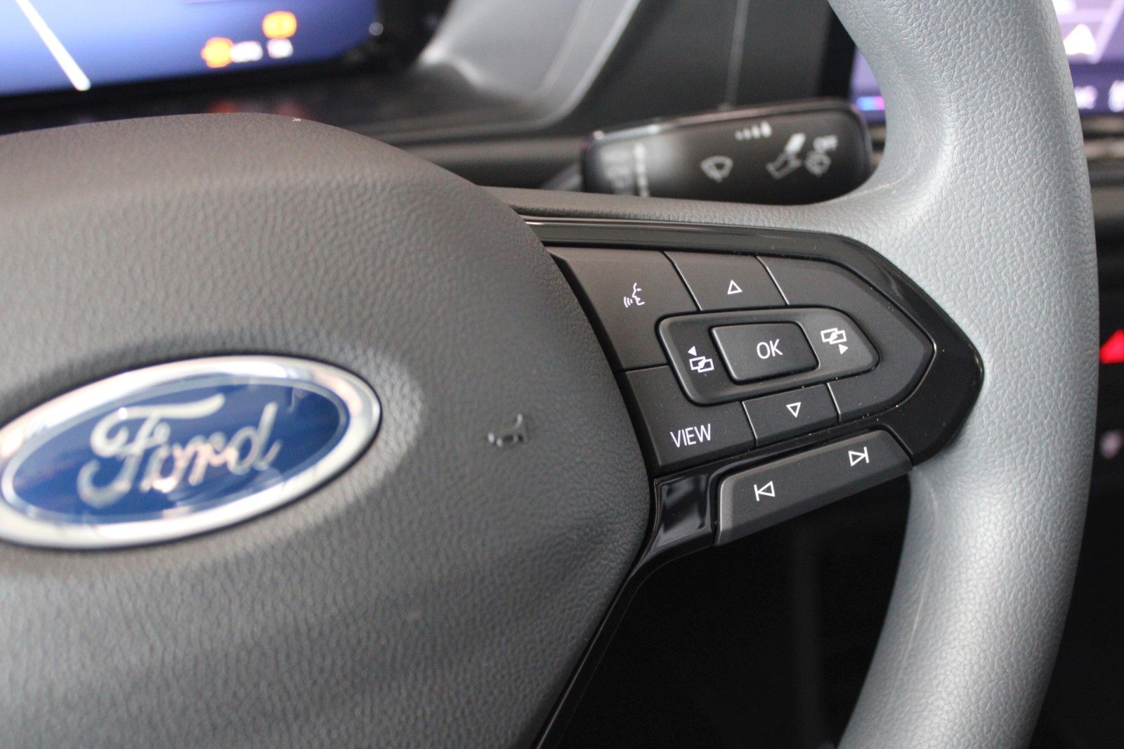 Fahrzeugabbildung Ford Transit Connect TREND L2 Lang AHK IACC NAVI uvm.
