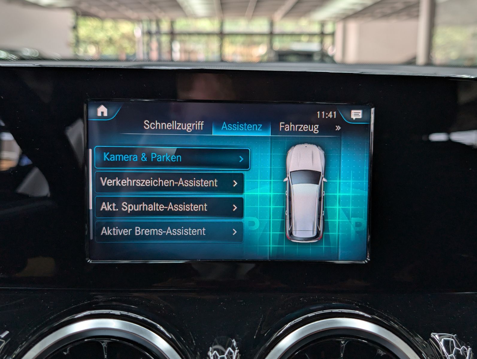 Fahrzeugabbildung Mercedes-Benz GLB 220 d MBUX LEDER VIRT APP KAM LED SHZ ALU