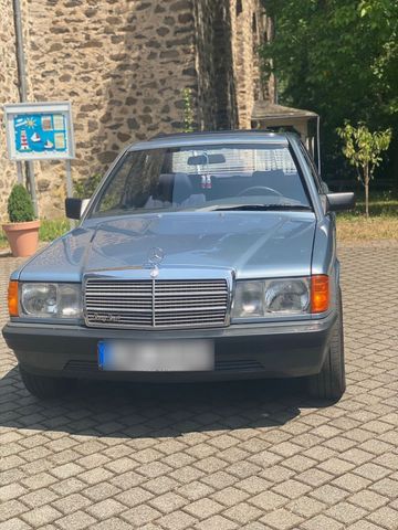 Mercedes-Benz Mercedes e190