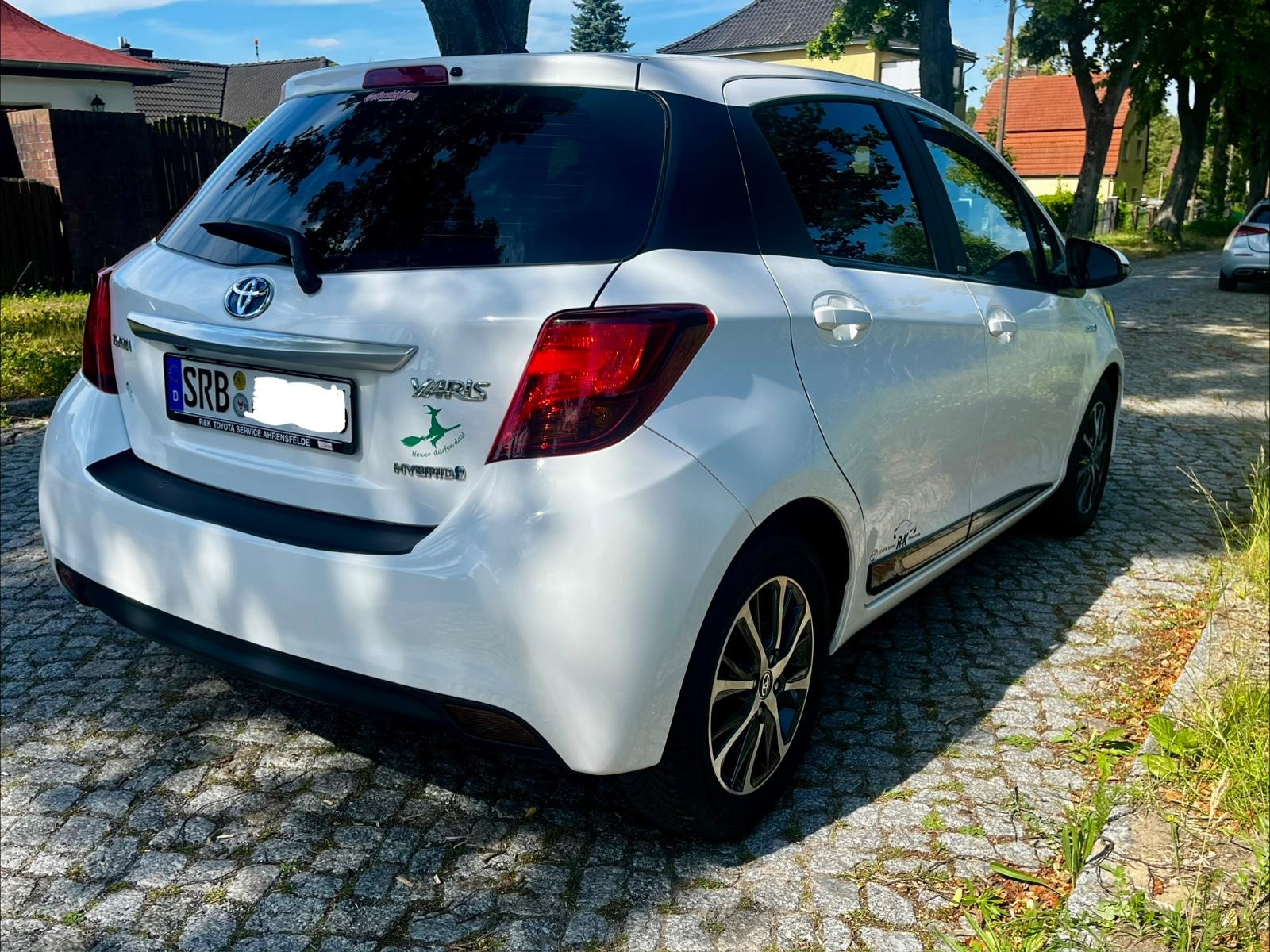 Toyota Yaris Hybrid 