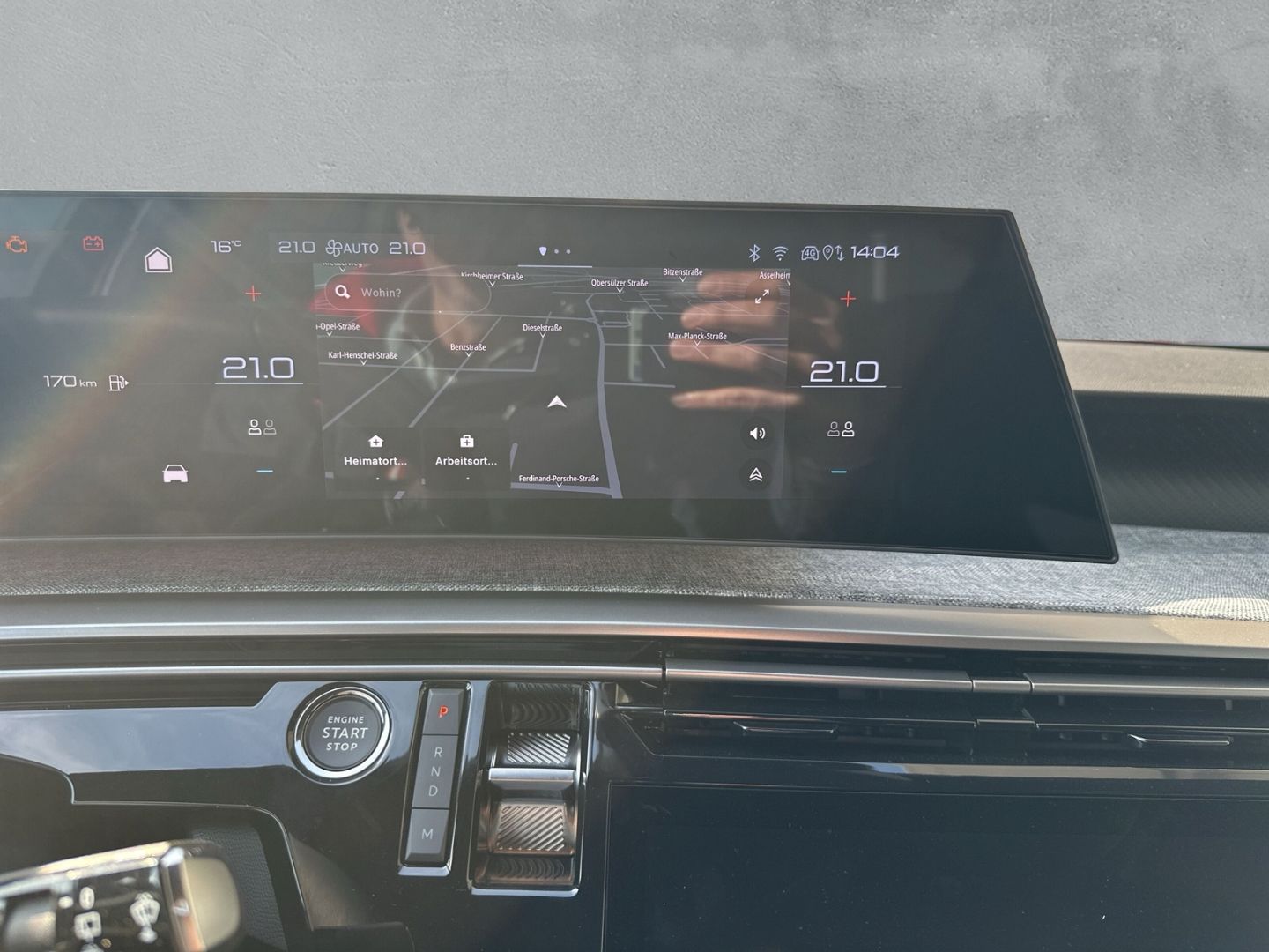 Fahrzeugabbildung Peugeot 5008 Hybrid 136 Allure Digitales Cockpit LED App