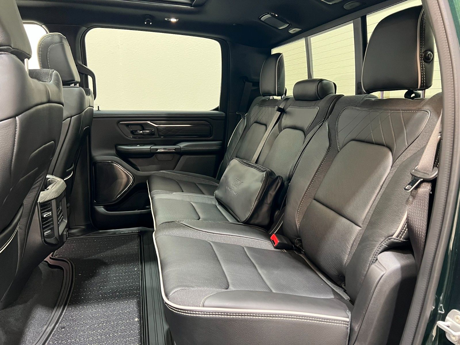 Fahrzeugabbildung Dodge RAM 1500 Limited Night  5,7L V8 HEMI