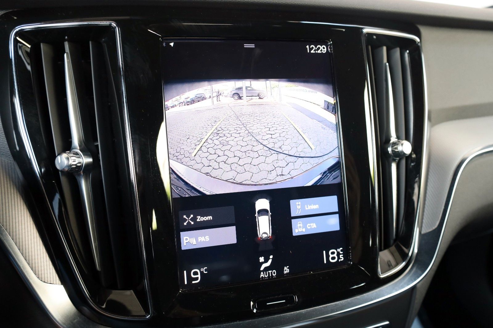 Fahrzeugabbildung Volvo V60 R Design Leder,Navi,LED,Harman/K,Kamera