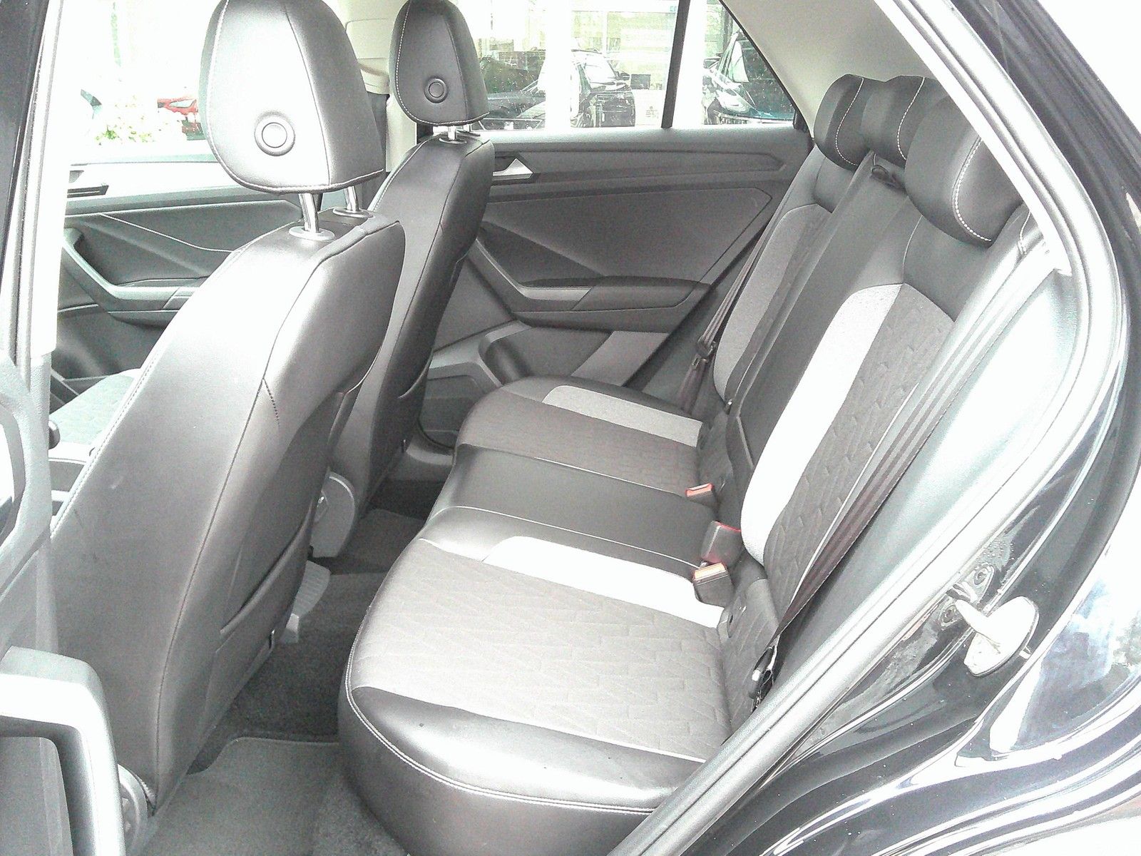 Volkswagen T-Roc - Bild 15