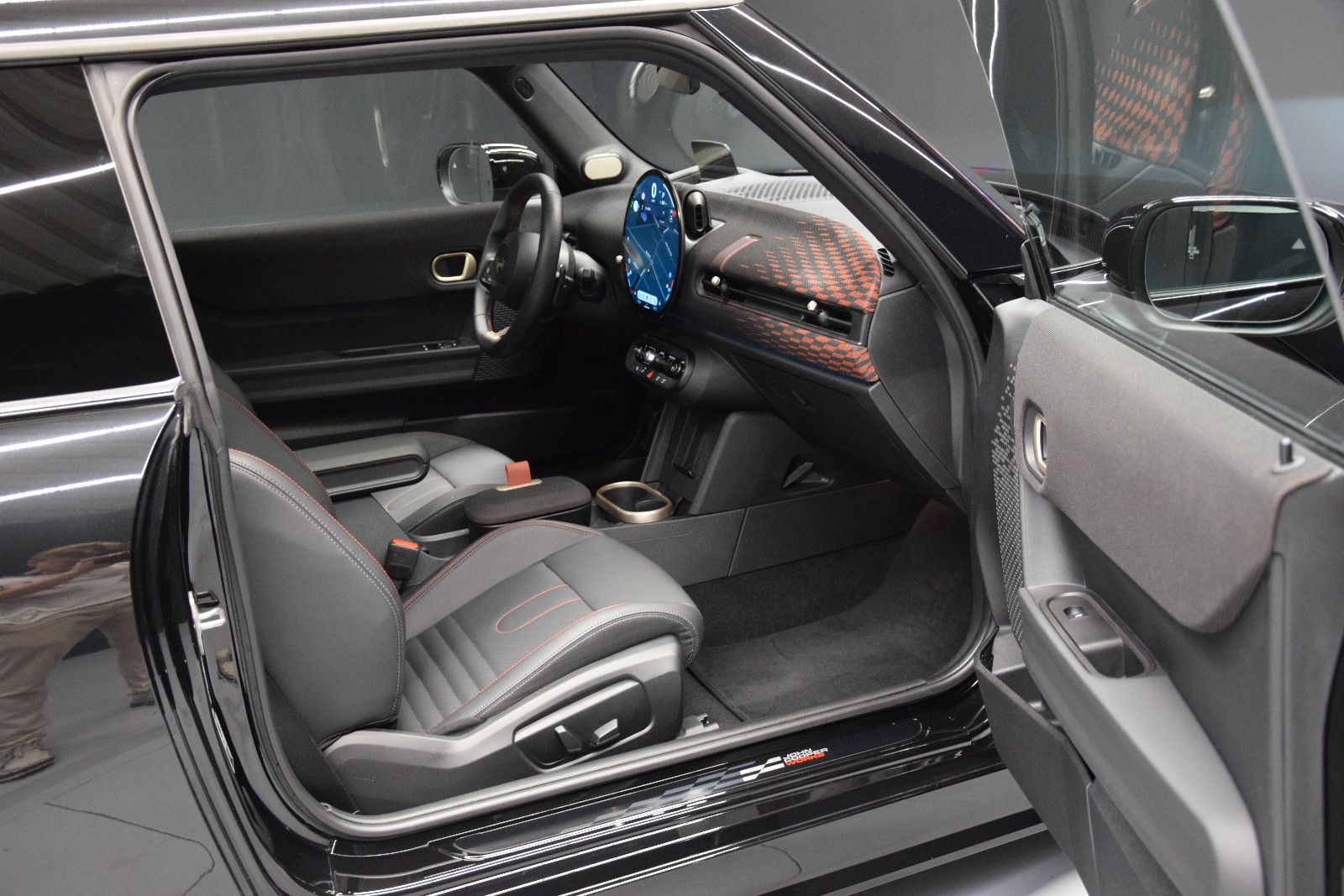 Fahrzeugabbildung MINI Cooper C Pano  ACC DCC 360° Harman Kardon Memory