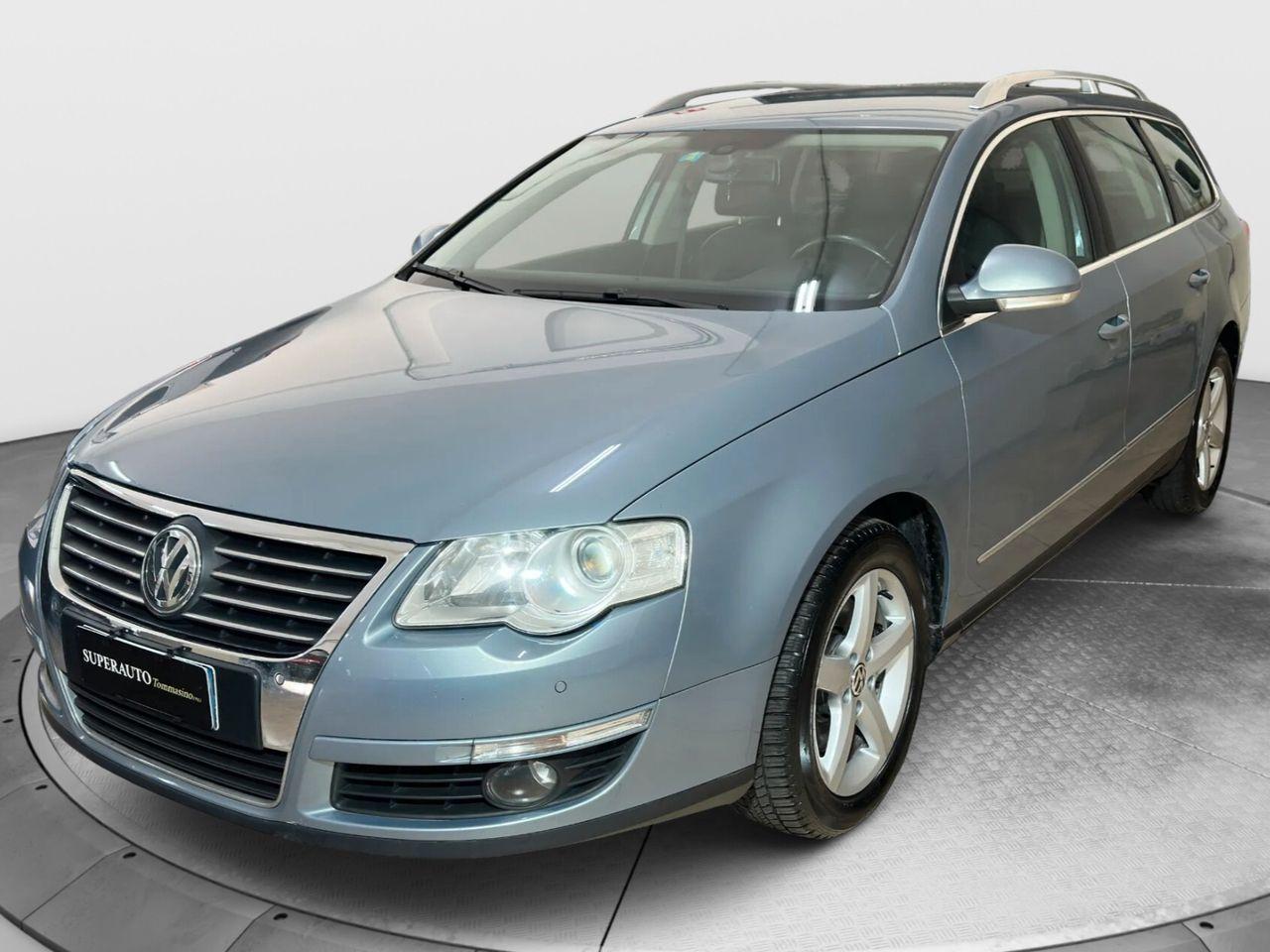 Volkswagen Passat 2009 — rear view