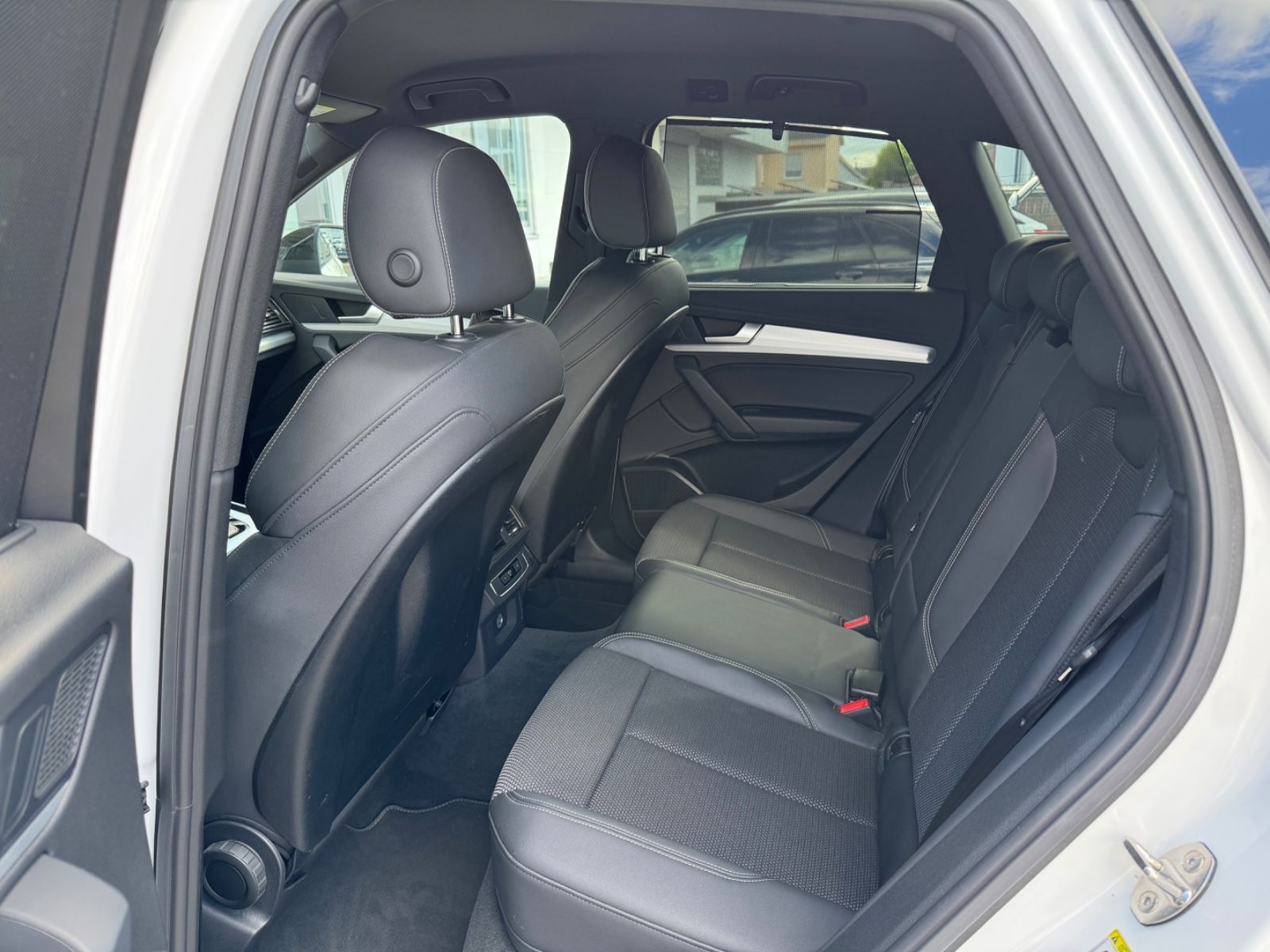 Fahrzeugabbildung Audi Q5 40 TDI quattro S line/LEDER/LED/NAVI/SHZ/ACC/