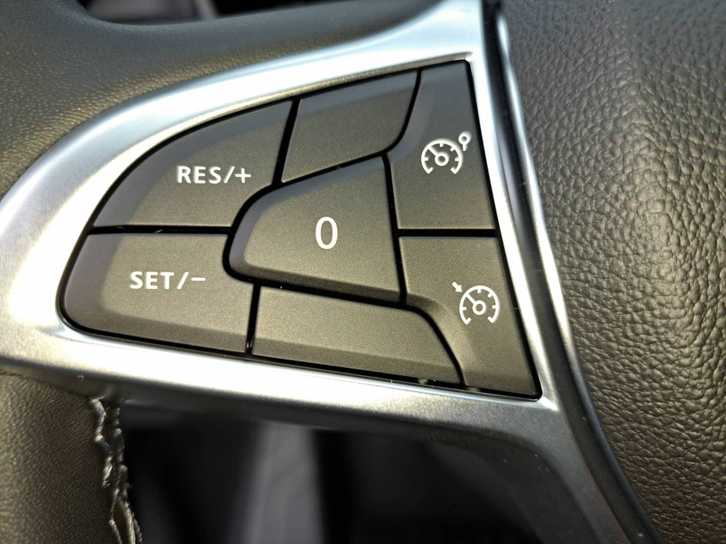 Fahrzeugabbildung Dacia DUSTER Prestige TCe 130 2WD