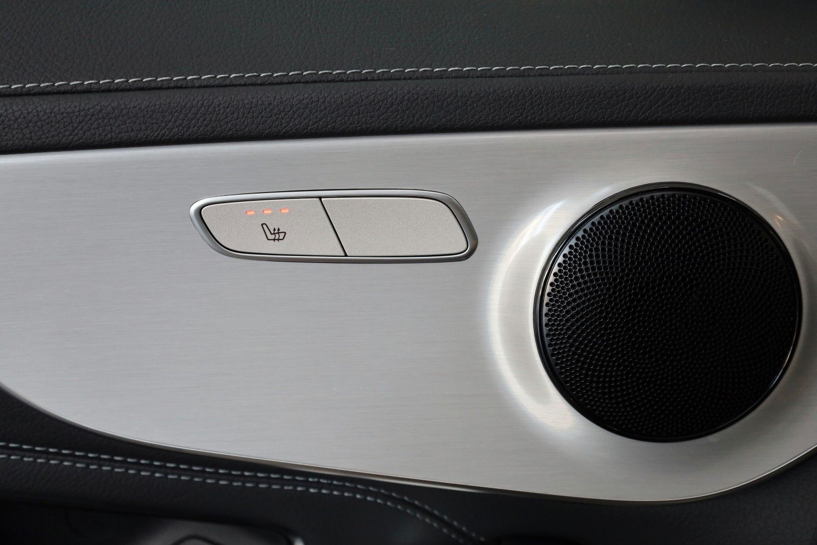 Fahrzeugabbildung Mercedes-Benz C 220d Coupe AMG Line T.Leder,Navi,LED,Kamera,SH