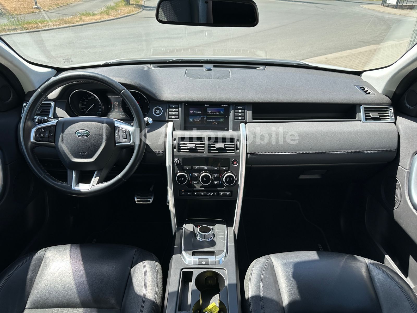 Fahrzeugabbildung Land Rover Discovery Sport 2.0 TD4 SE AWD/Navi/Bi-Xenon/Kam