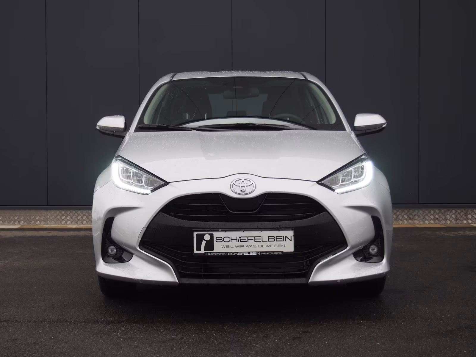 Toyota Yaris 1.5 Team D Allwetter+SHZ+EPH+LED+ACC+TWW