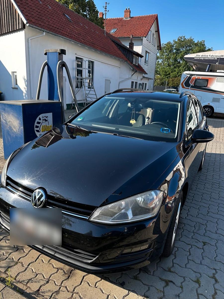 Volkswagen Golf 2013 — interior