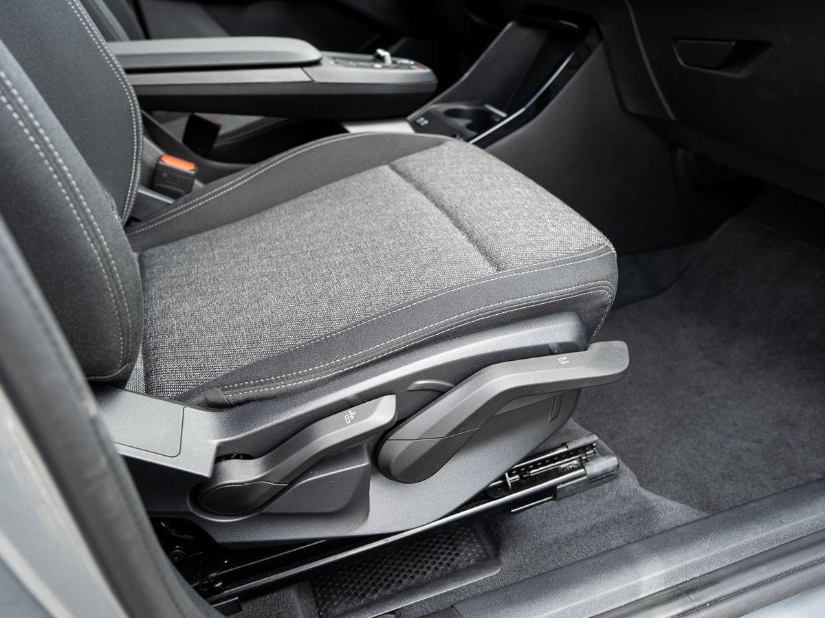BMW 220i Active Tourer AHK PANO Alarm RFK ShadowL