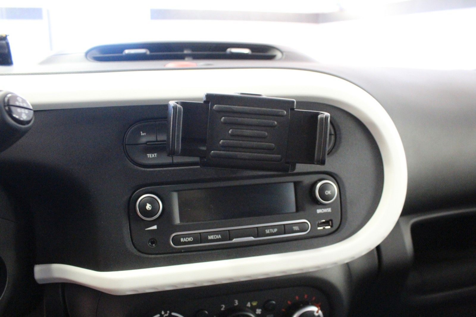 Fahrzeugabbildung Renault Twingo  SCe70  *Klima *Ganzjahresreifen