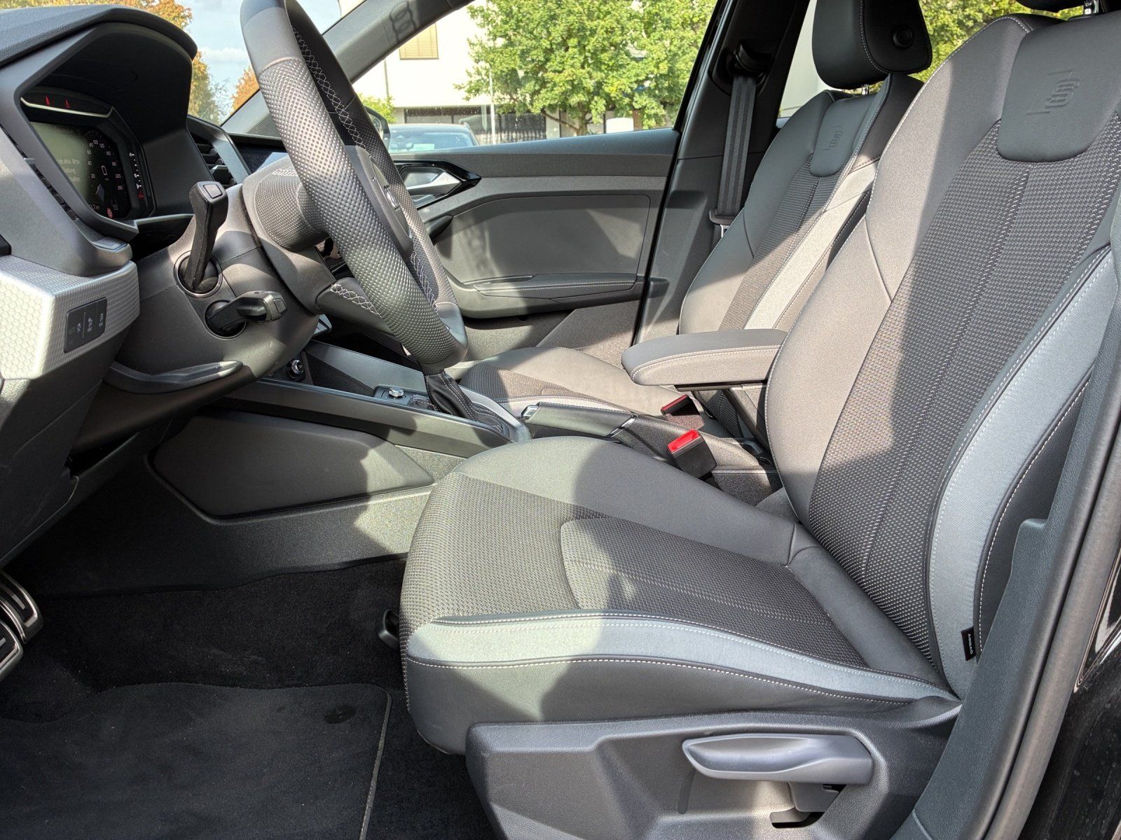 Fahrzeugabbildung Audi A1 allstreet 35TFSI Kamera,LED,Navi,PDC,SHZ,ACC