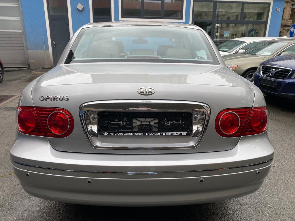Kia Opirus