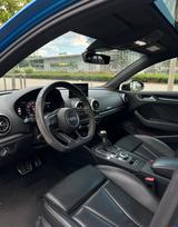 Audi RS3 2.5 TFSI S tronic quattro -280kmh - Audi RS3: Blau