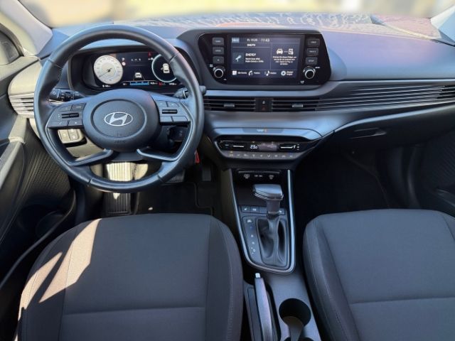 Fahrzeugabbildung Hyundai i20 Advanced 1.0 T-GDI +CARPLAY+TEMPOMAT+SHZ+RFK