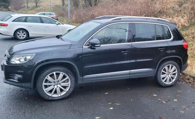 Volkswagen VW Tiguan 2.0 tdi 140 Pano Kamera Vollleder