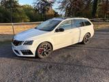Skoda Octavia 2.0 TSI DSG RS60 Combi RS60 - Skoda Octavia RS60 mit Benzin-Antrieb
