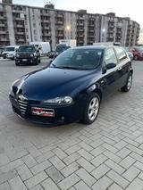 Alfa Romeo 147 1.9 JTD 120cv - blaue Alfa Romeo 147