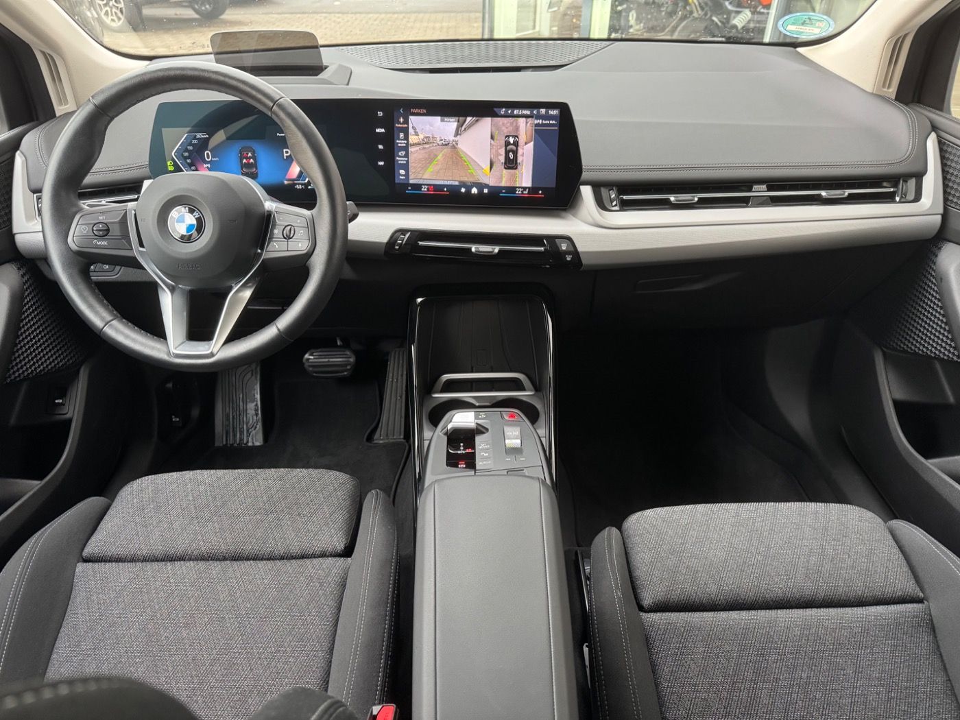 Fahrzeugabbildung BMW 218d Active Tourer AHK/HeadUp/360/AktivSitz