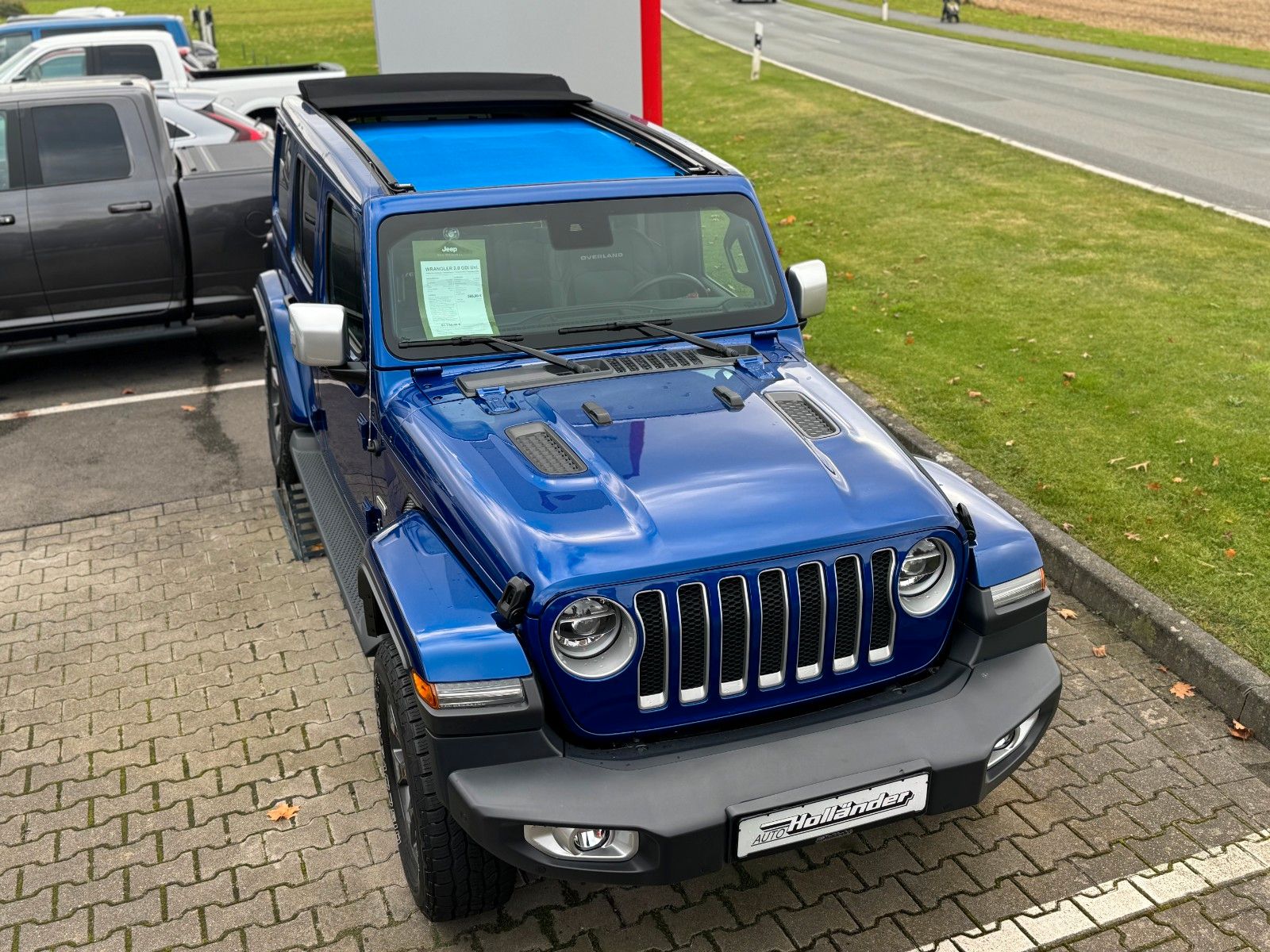 Fahrzeugabbildung Jeep Wrangler Unlimited 2.0 T-GDI Sahara Overland Sky