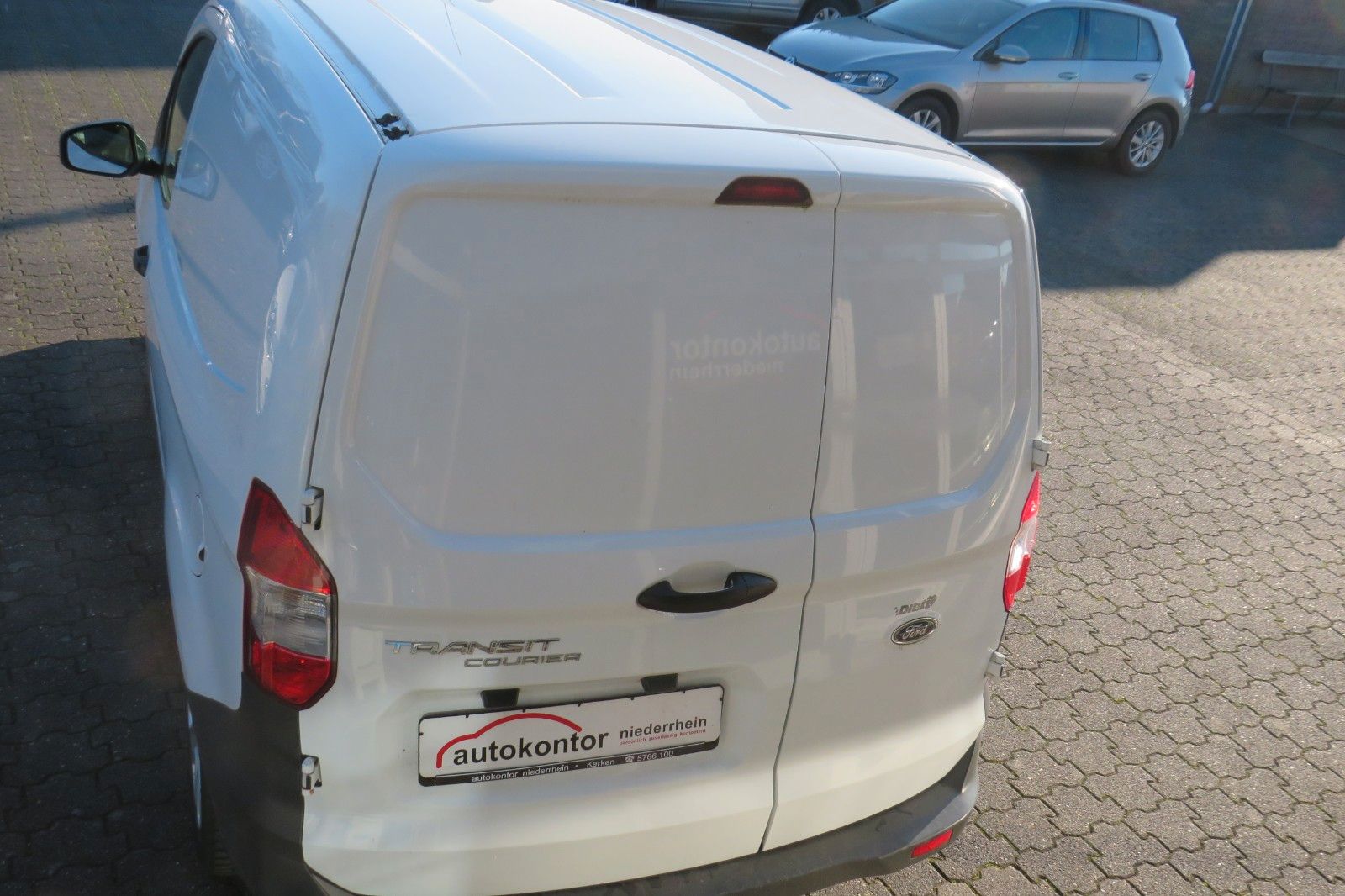 Fahrzeugabbildung Ford Transit Courier Trend KASTEN KLIMA FLÜGEL 1.HD